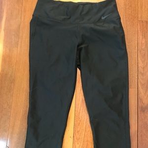 Nike 3/4 length spandex pants